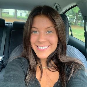 Meet your Posher, Carissa